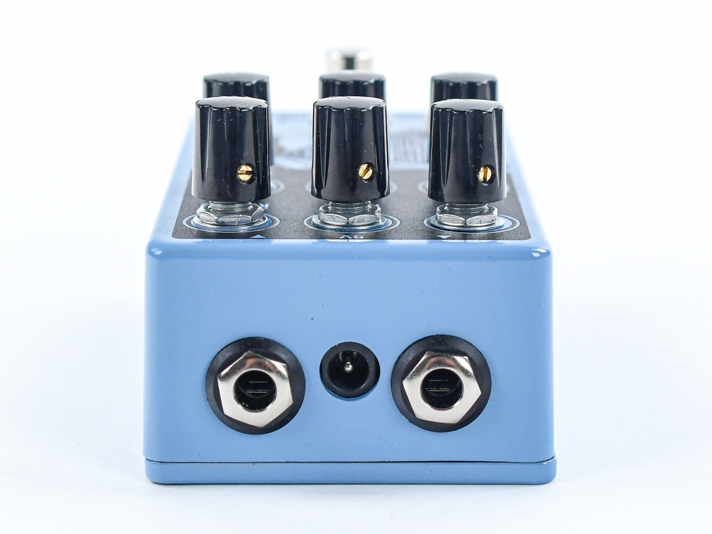 Earthquaker Devices the Warden V2 Optical Compressor | The